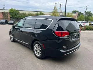 Chrysler Pacifica 2019 Limited 4dr Mini-Van