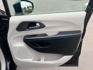 Chrysler Pacifica 2019 Limited 4dr Mini-Van