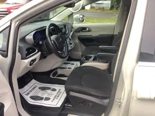 Chrysler Pacifica 2021 Touring 4p Minivan