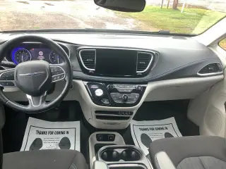 Chrysler Pacifica 2021 Touring 4p Minivan