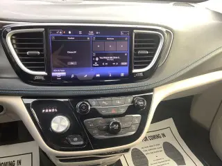 Chrysler Pacifica 2021 Touring 4p Minivan