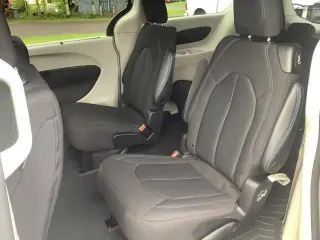 Chrysler Pacifica 2021 Touring 4p Minivan