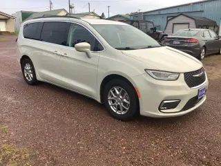 Chrysler Pacifica 2021 Touring 4p Minivan