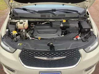 Chrysler Pacifica 2021 Touring 4p Minivan