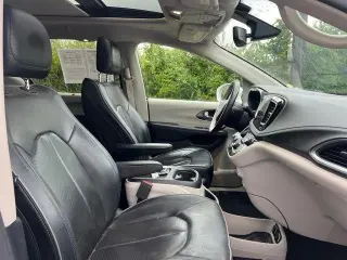 Chrysler Pacifica 2019 Limited 4dr Mini-Van