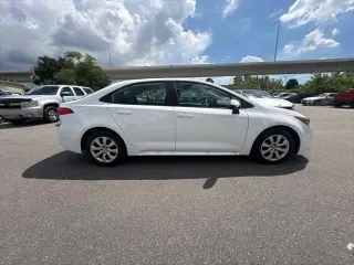Toyota Corolla 2025 LE 4p Sedan