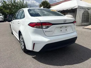 Toyota Corolla 2025 LE 4p Sedan