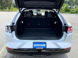Ford Mustang Mach-E 2023 AWD Premium 4dr SUV