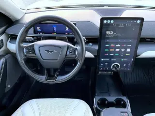 Ford Mustang Mach-E 2021 Premium 4dr SUV
