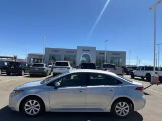 Toyota Corolla 2024 LE 4dr Sedán