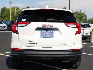 SUV GMC Terrain 2024 AWD SLE de 4 puertas