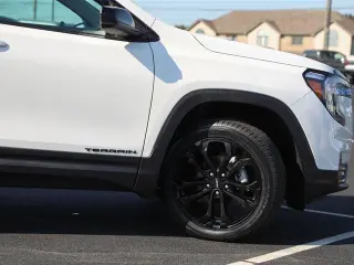 SUV GMC Terrain 2024 AWD SLE de 4 puertas