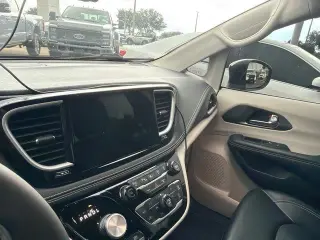 Chrysler Pacifica 2023 Touring L 4dr Minivan