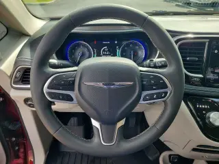 Chrysler Pacifica 2023 Touring L 4dr Minivan
