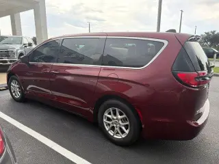 Chrysler Pacifica 2023 Touring L 4dr Minivan