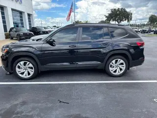 Volkswagen Atlas 2021 V6 SE 4dr SUV con Tecnología (lanzamiento a mitad de año)