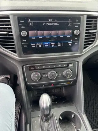 Volkswagen Atlas 2021 V6 SE 4dr SUV con Tecnología (lanzamiento a mitad de año)