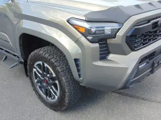 Toyota Tacoma 2024 4x4 TRD Sport 4dr Double Cab 5.0 ft SB 8A