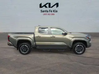 Toyota Tacoma 2024 4x4 TRD Sport 4dr Double Cab 5.0 ft SB 8A