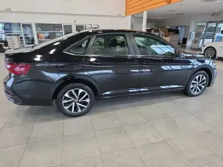 Volkswagen Jetta 2024 S 4dr Sedán 8A