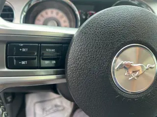 Ford Mustang 2011 GT Premium 2dr Convertible