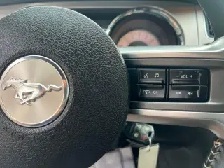 Ford Mustang 2011 GT Premium 2dr Convertible