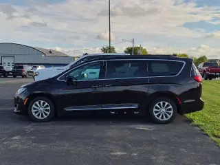 Chrysler Pacifica 2017 Touring-L 4dr Mini-Van