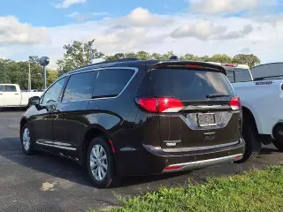 Chrysler Pacifica 2017 Touring-L 4dr Mini-Van