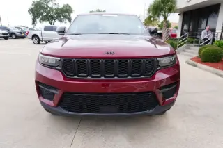 Jeep Grand Cherokee 2024 4x4 Laredo 4dr SUV