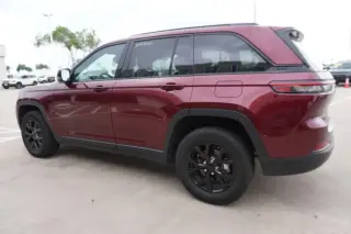 Jeep Grand Cherokee 2024 4x4 Laredo 4dr SUV