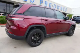 Jeep Grand Cherokee 2024 4x4 Laredo 4dr SUV