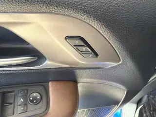 Chrysler Pacifica 2020 Limited Red S 4dr Mini-Van