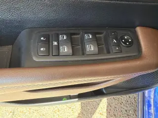 Chrysler Pacifica 2020 Limited Red S 4dr Mini-Van