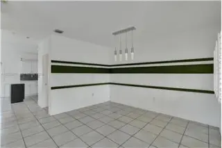 Propiedad en alquiler con 3 dormitorios y 2 baños en Miami