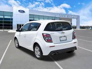 Chevrolet Sonic 2020 LT 4dr Hatchback w/1FL