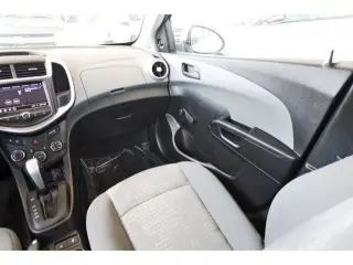 Chevrolet Sonic 2020 LT 4dr Hatchback w/1FL
