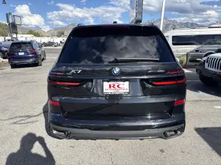 2024 BMW X7