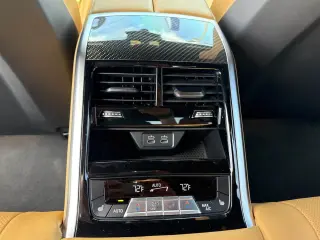 2023 BMW M8