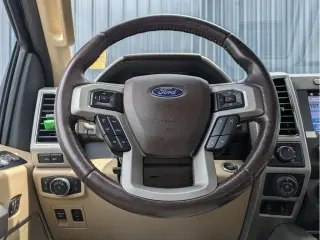 Ford F-150 2018 4x4 King Ranch 4dr SuperCrew 5.5 ft. SB