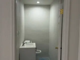 RENTO ESPACIO PARA NEGOCIO EN LOS ANGELES