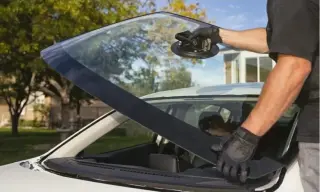 🚗✨ ¡Servicios Profesionales de Vidrios para su Vehículo! ✨🚗