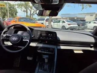 Hyundai ELANTRA 2025 SEL Sport 4dr Sedán