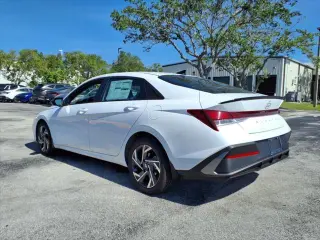 Hyundai ELANTRA 2025 SEL Sport 4dr Sedán