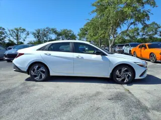 Hyundai ELANTRA 2025 SEL Sport 4dr Sedán