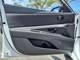 Hyundai ELANTRA 2025 SEL Sport 4dr Sedán