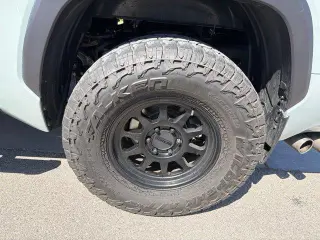 Toyota Tundra 2023 4x4 Limited 4dr CrewMax Cab Pickup SB
