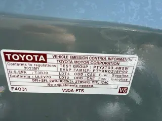 Toyota Tundra 2023 4x4 Limited 4dr CrewMax Cab Pickup SB