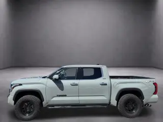 Toyota Tundra 2023 4x4 Limited 4dr CrewMax Cab Pickup SB
