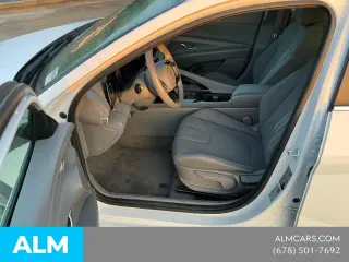 Hyundai ELANTRA 2025 SEL Conveniencia 4p Sedan