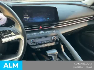 Hyundai ELANTRA 2025 SEL Conveniencia 4dr Sedan